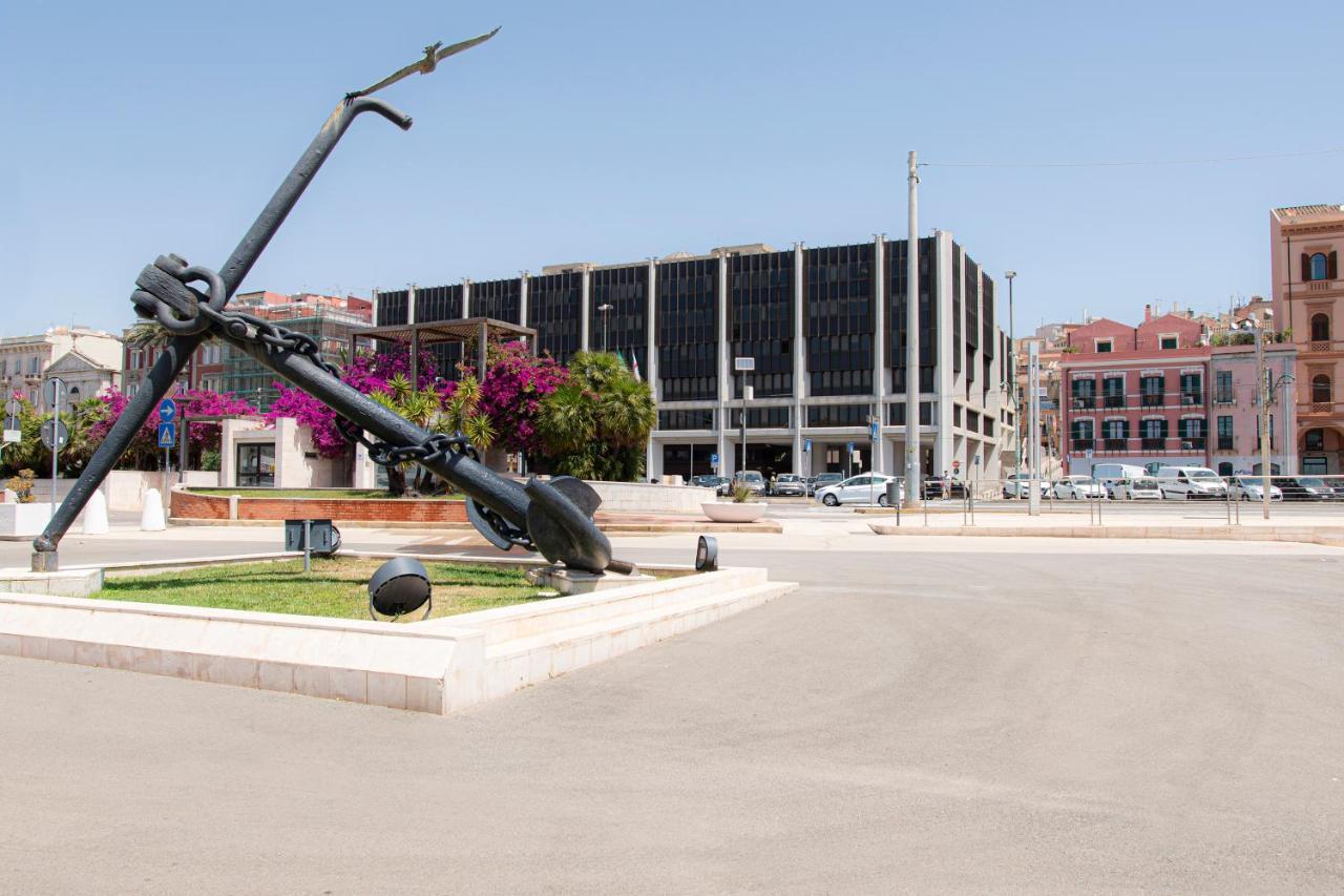 Right House Sur Le Port - Harbour View Lägenhet Cagliari Exteriör bild